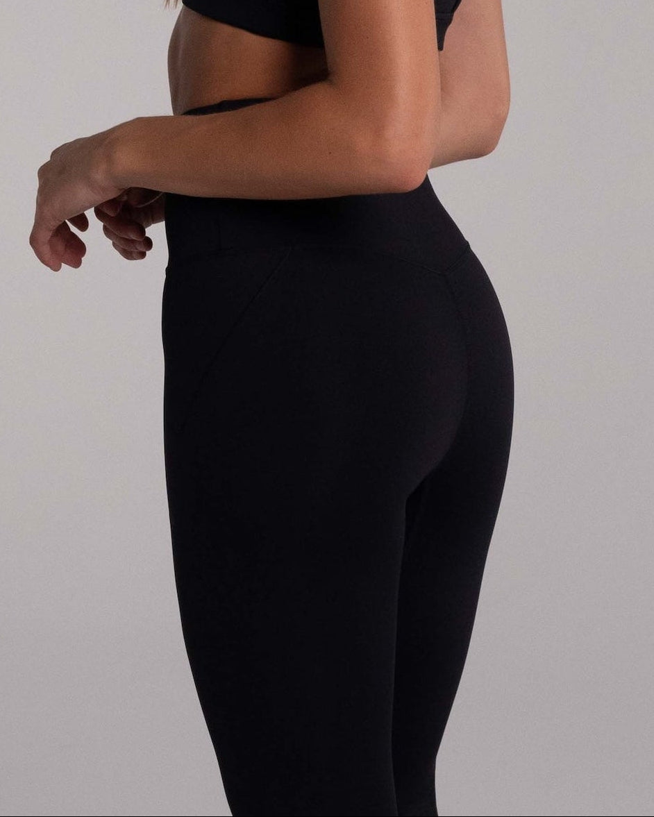 Contour High Rise Legging